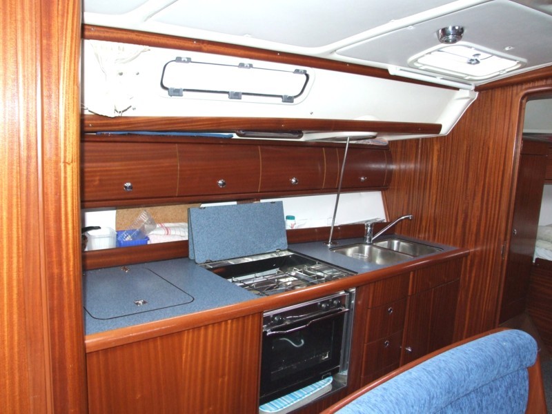 Bavaria 38 -18.jpg